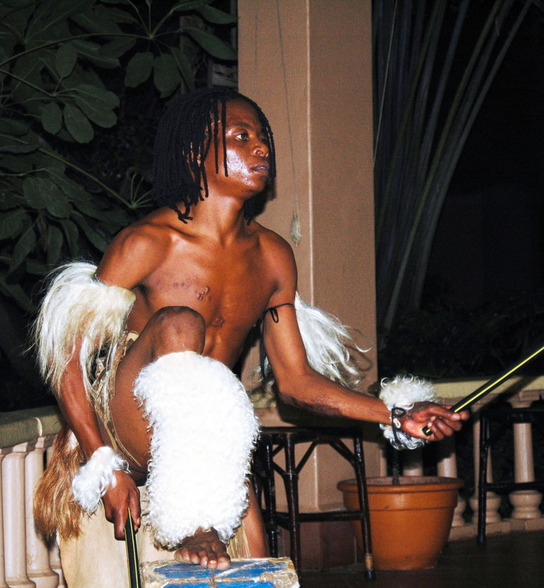 Danses Zouloues dans le Boma