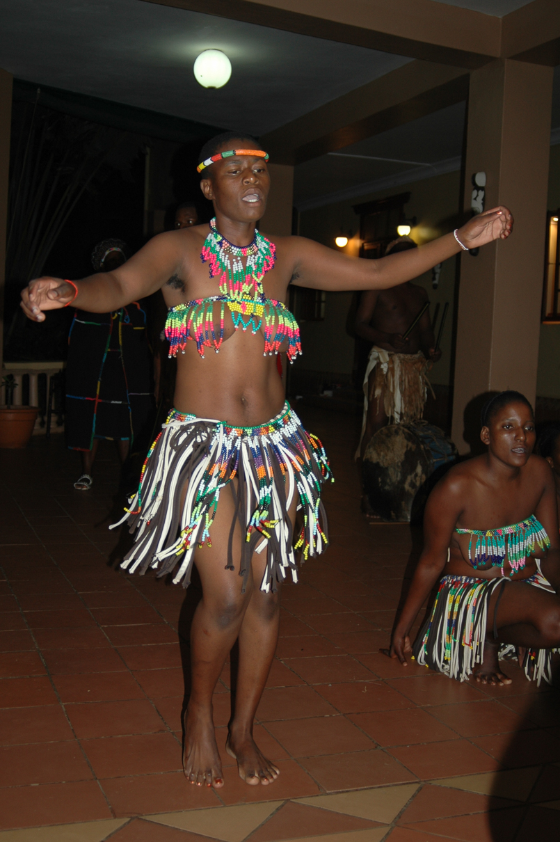 Danses Zouloues dans le Boma