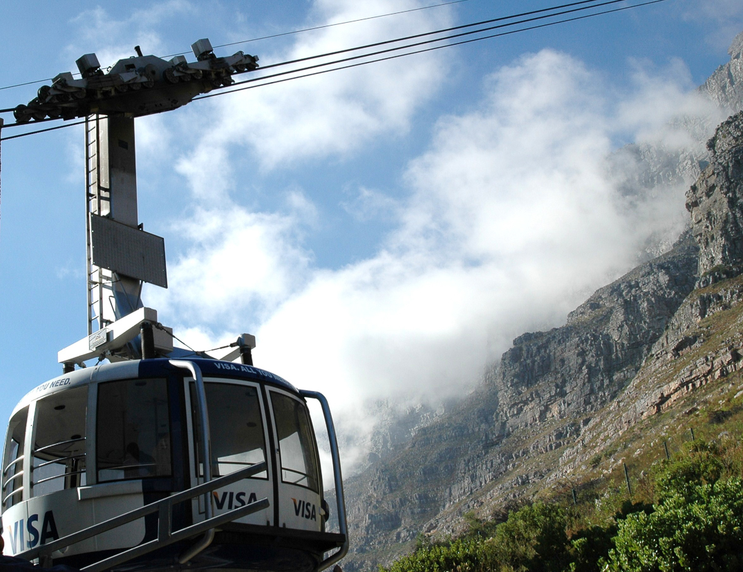 Téléphérique panoramique : la cabine tourne sur elle-même pendant le trajet